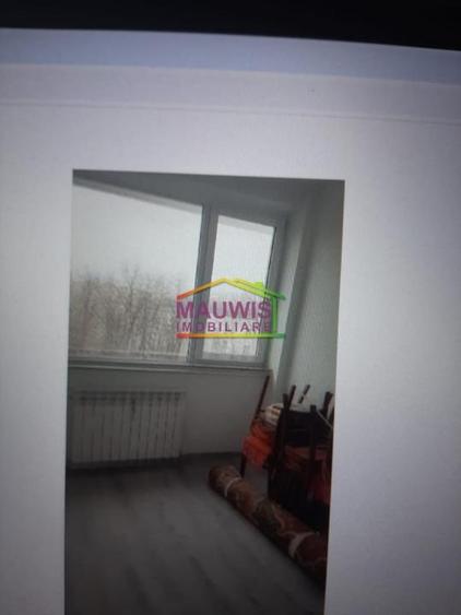 Apartament cu 3 camere în Baba Novac