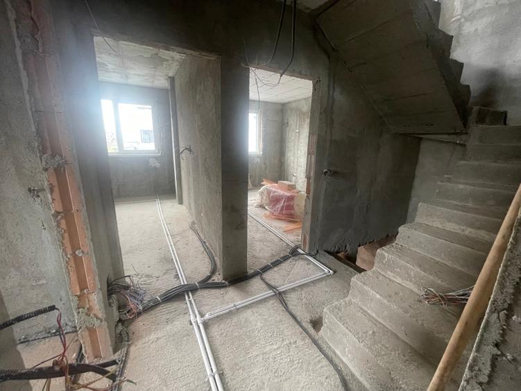 Complex nou 4 case P+1+M.5 cam.Util 175mp.Teren 253mp - 21