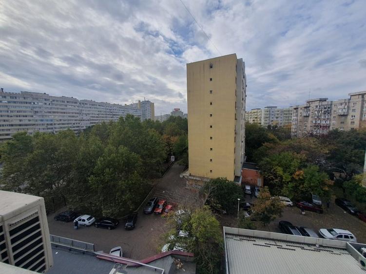 Proprietar vând apartament, 3 camere decomandate, 6/10, Bucur Obor - 2