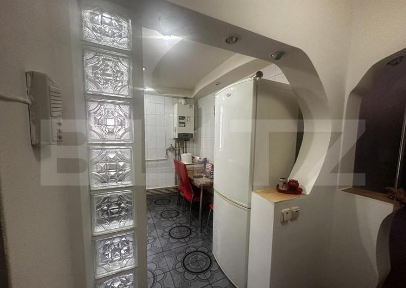 Apartament 3 camere, 70 mp , zona 8 Mai - 5