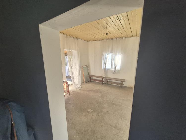 Casa si teren 3500mp in comuna Amaru/BZ ~ 4 camere ~ renovata in 2025 - 3