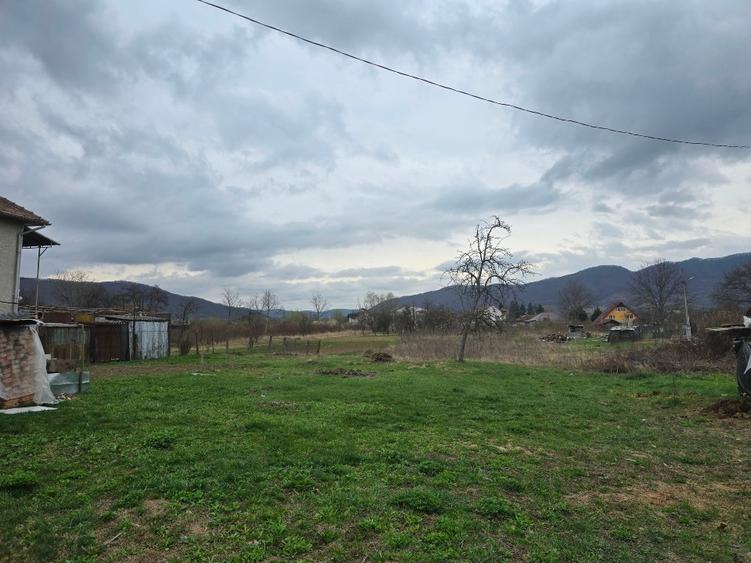 Teren si casa batraneasca Calimanesti - 6