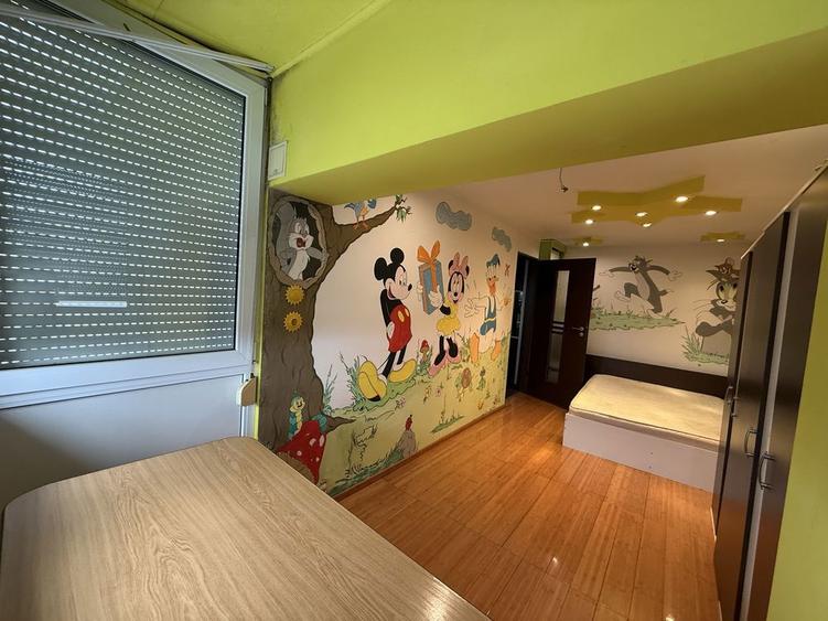 Inchiriez apartament 3 camere - 12