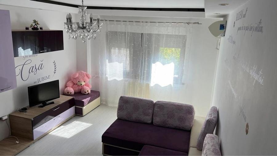 Apartament cu 2 camere decomandat în Central