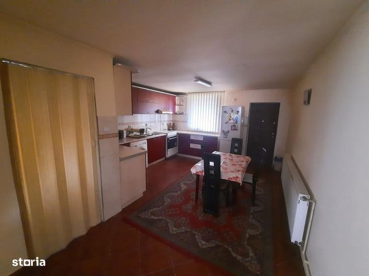 Casă cu 4 camere cu Teren 1376 Mp în Moftin