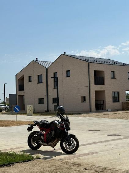 Casa spatioasa de inchiriat / vanzare in Complex Liziera de Lac - Frumusani - 14