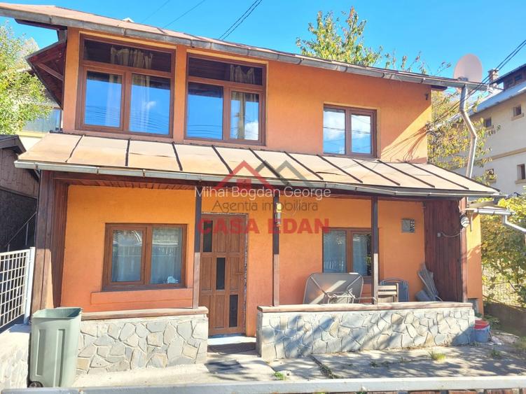 Casă cu 3 camere în Central Casă cu 3 camere în Central