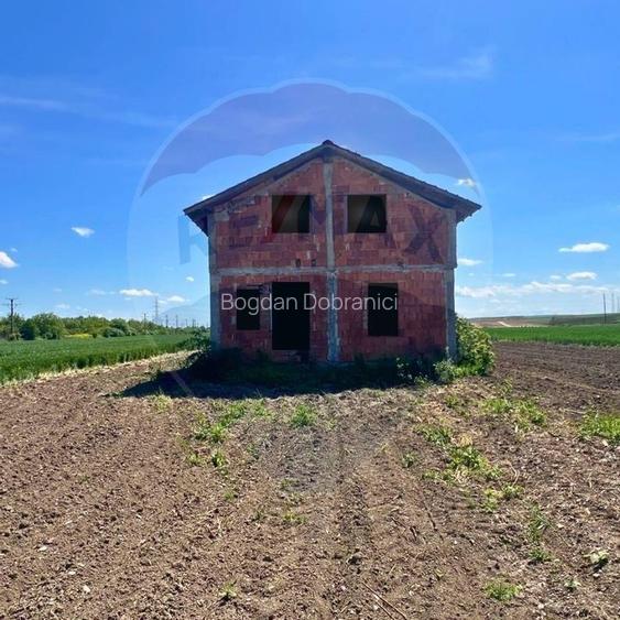 Casa / Vila cu 5 camere de vanzare
