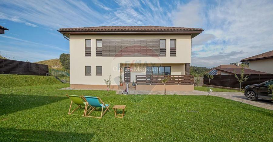 Casa individuala de vanzare in Harman moderna, ...