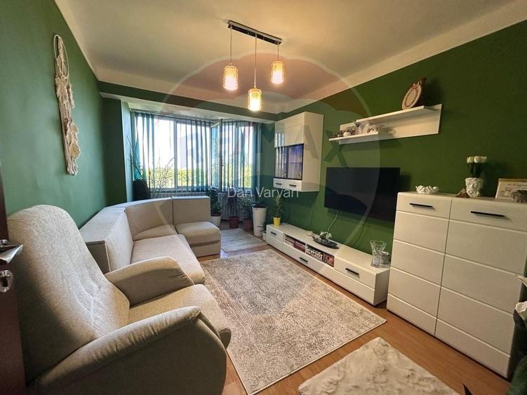 Apartament cu 3 camere decomandat, mobilat în Central Apartament cu 3 camere decomandat, mobilat în Central