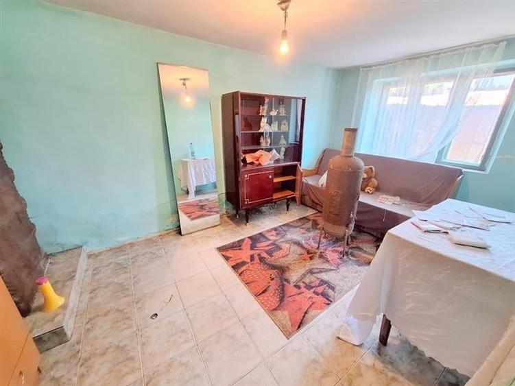 Teren 371 mp curti constructii+casa 5 camere si anexe, zona Izvoare - 3