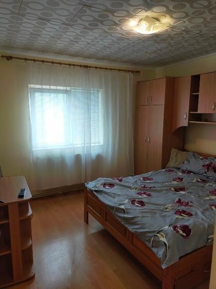 Proprietar închiriez apartament cu doua camere Găești  - 2
