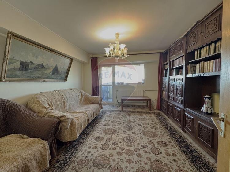 Apartament 3 camere I de renovat - Sos Colentina, Mol Colentina - 1