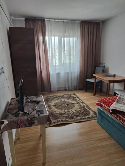 Garsoniera inchiriat 9 mai - 2