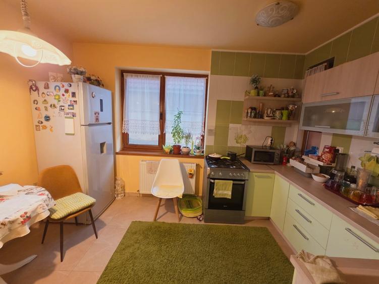 Vand casa Harman 4 camere  locatie centrala singur in curte - 6