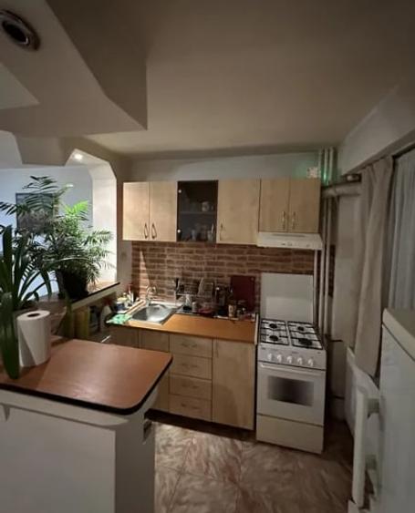 Stefan cel Mare ,Obor,Metrou,bl.1983, reabilitat,et.2/10,Amenajata,Libera - 1