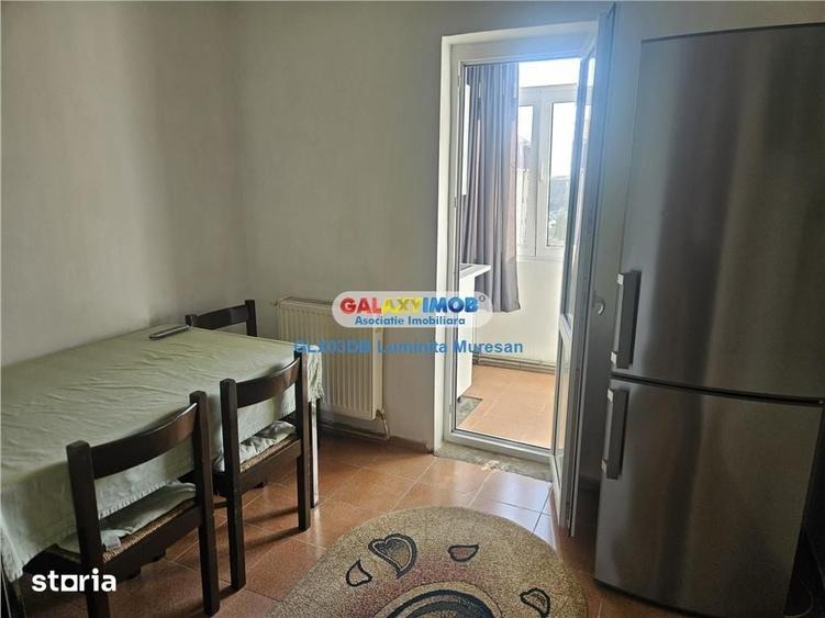 Apartament cu 2 camere decomandat în Micro 12