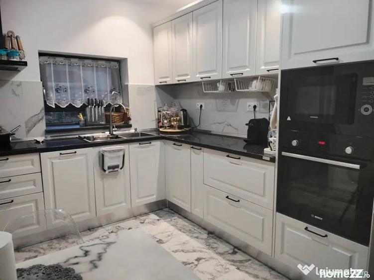 Casă cu 5 camere cu Teren 850 Mp în Firiza