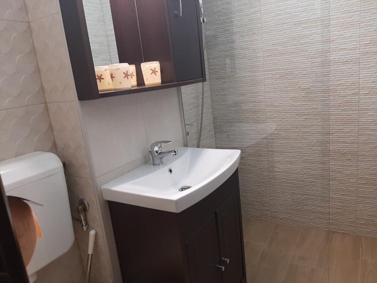 De inchiriat apartament  3  camere zona centrala- langa hotel Central - 9