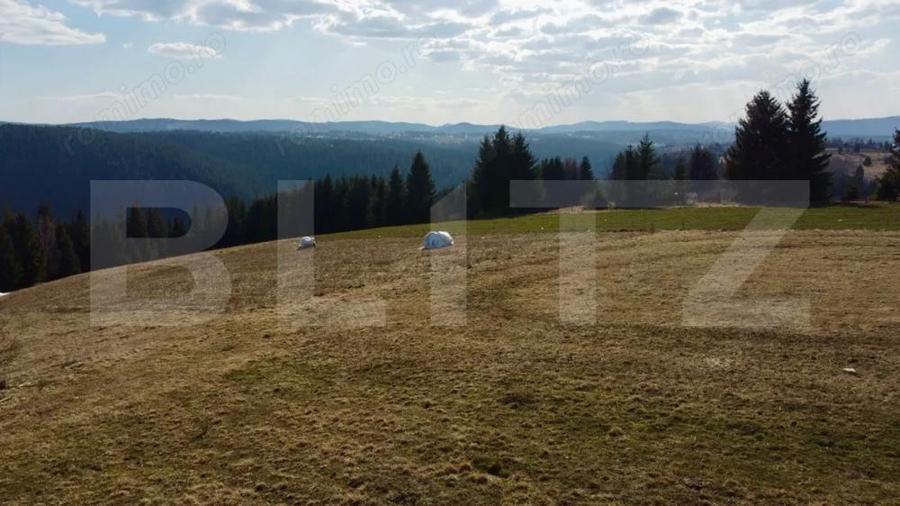 in EXCLUSIVITATE - Teren de vanzare cu priveli?te spectaculoasa Ra?ca - 4