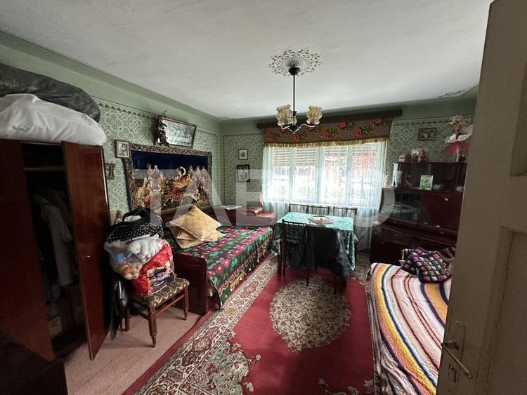 Casa cu gradina 3 camere anexe gospodaresti 5702 mp teren in Gura Vaii - 5