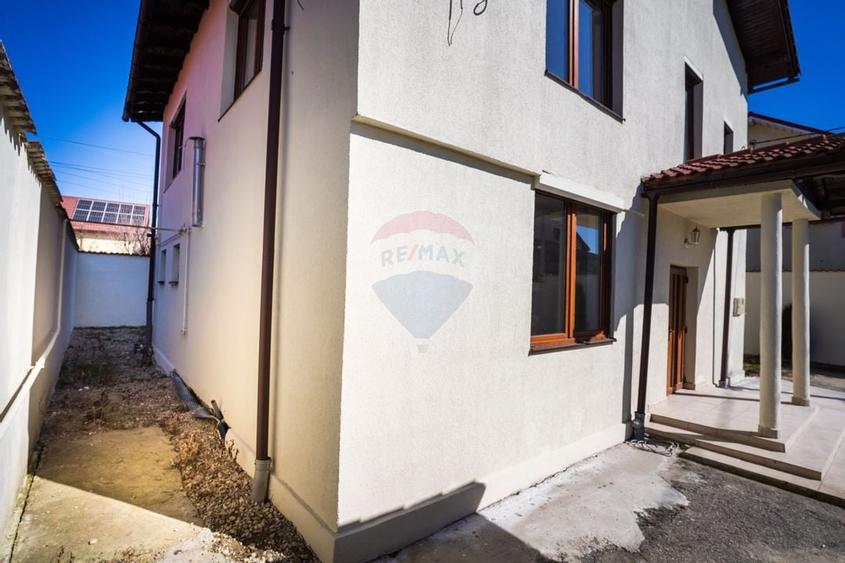Casă individuală de Vânzare, 242mp utili+ teren de 380mp, în Pitești - 22