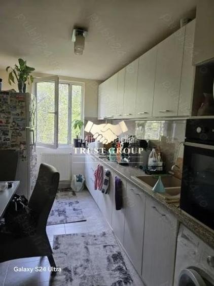 Apartament cu 3 camere semidecomandat în Drumul Taberei Apartament cu 3 camere semidecomandat în Drumul Taberei