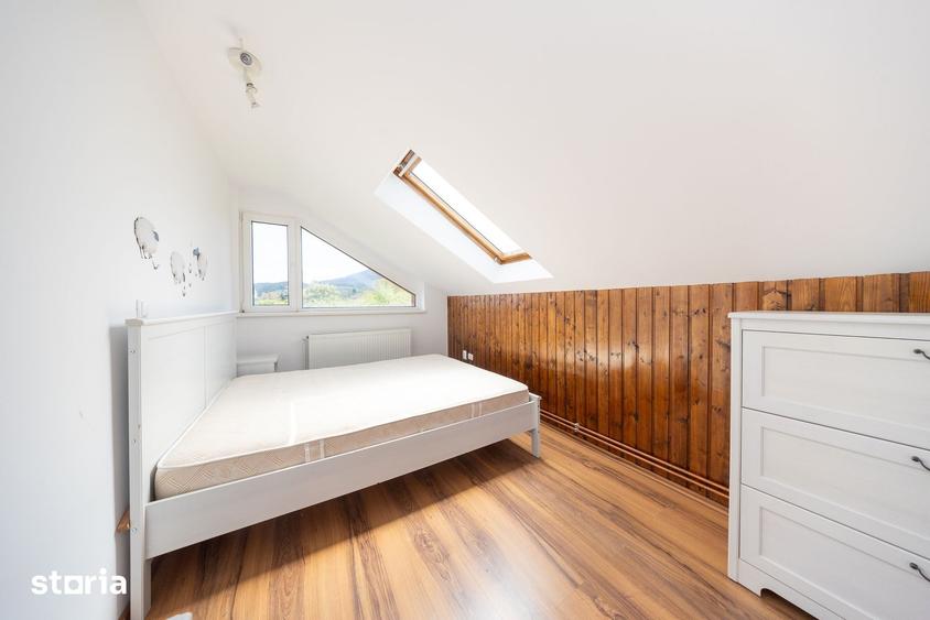 Casă cu 10 camere cu Teren 630 Mp în Bunloc