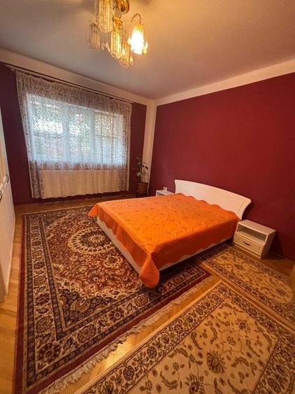 Apartament cu 3 camere semidecomandat în Florilor