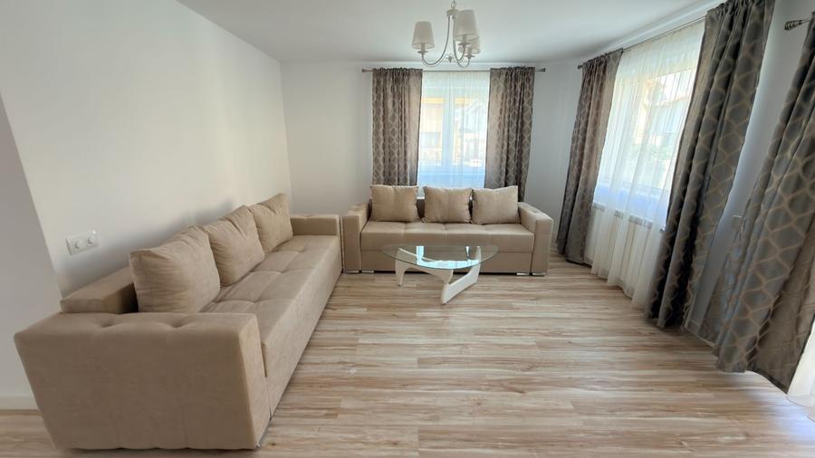 Casă cu 5 camere cu Teren 300 Mp în Tineretului