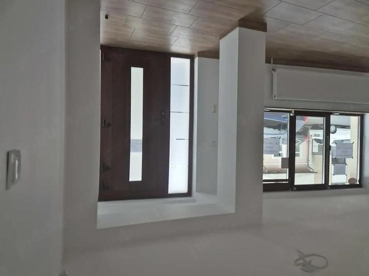 Inchiriere spatiu com sau de birouri in suprafata 30 mp -expunere directa la Str. Banu Maracine nr18 - 7