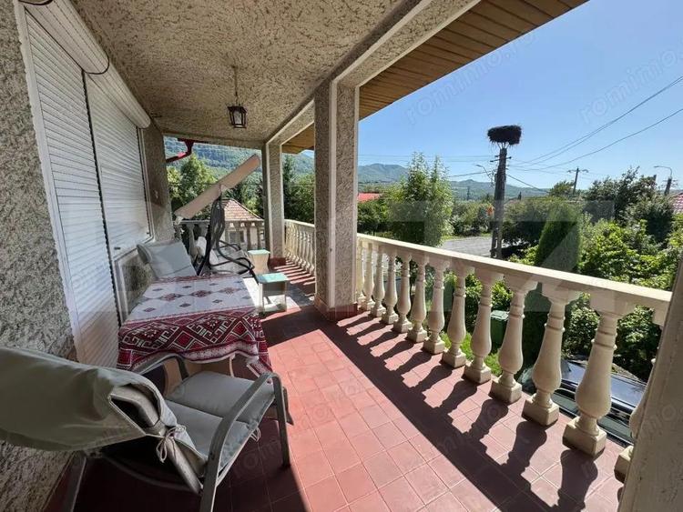 De Vanzare Casa de Vacan?a cu Teren Generos 5.755 m2 , 3 Camere - 19