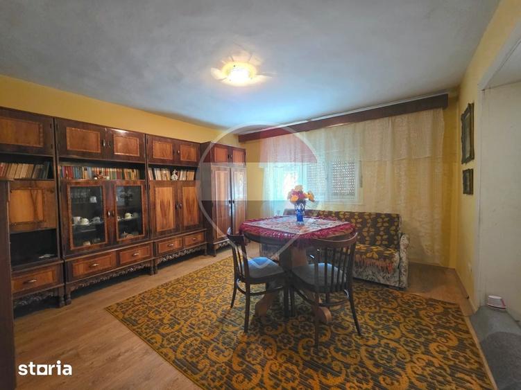 Casă cu 4 camere cu Teren 936 Mp în Central