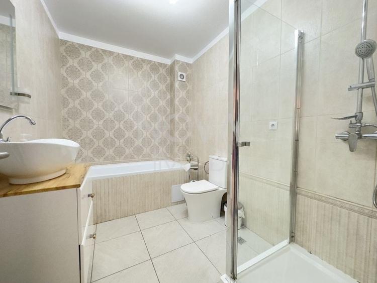 Apartament cu 3 camere semidecomandat, mobilat în Turnișor