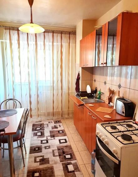 Apartament cu 2 camere decomandat, mobilat în Păcii
