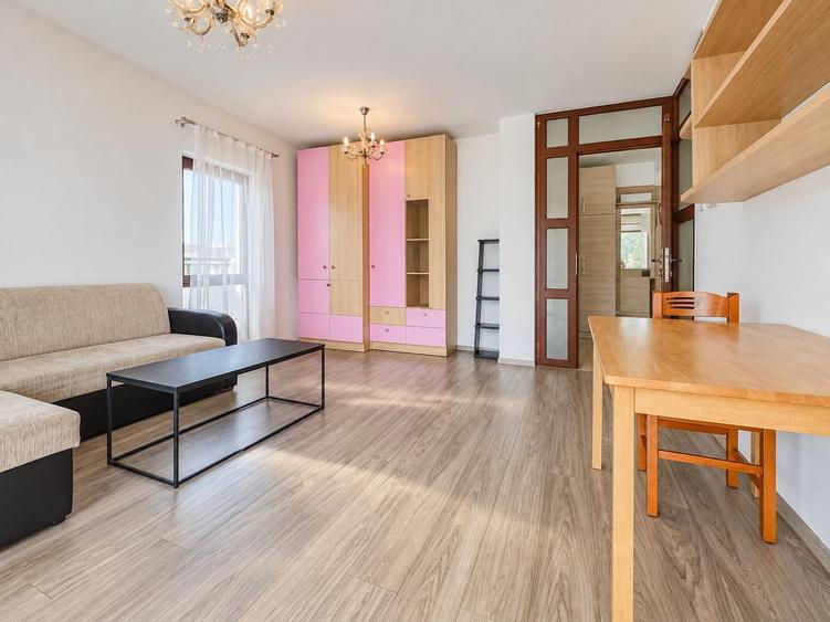 Apartament cu 2 camere decomandat, mobilat în Central