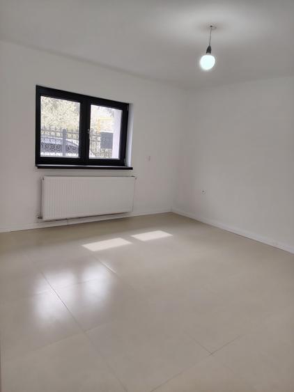 Casă cu 4 camere în Hășdat