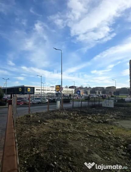 Teren de 2114 mp, în Km 4