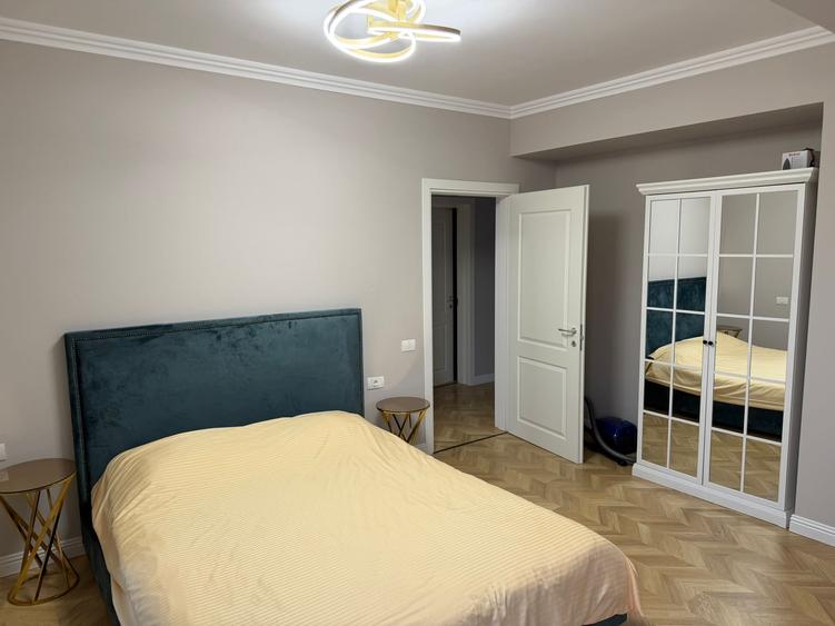 Apartament cu 3 camere în Central — fotografia 1