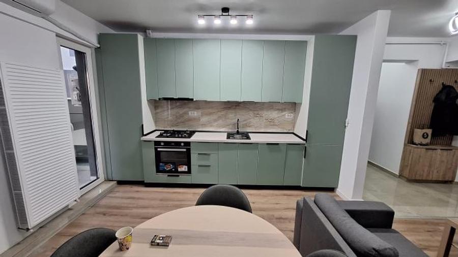 Apartament cu 2 camere decomandat, mobilat în Parcul Carol