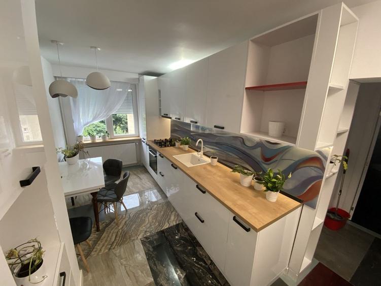 Apartament cu 3 camere decomandat, mobilat în Medicină