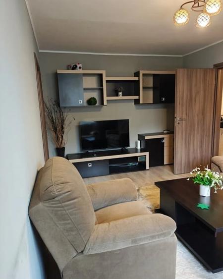 Apartament cu 2 camere semidecomandat, mobilat în Baba Novac