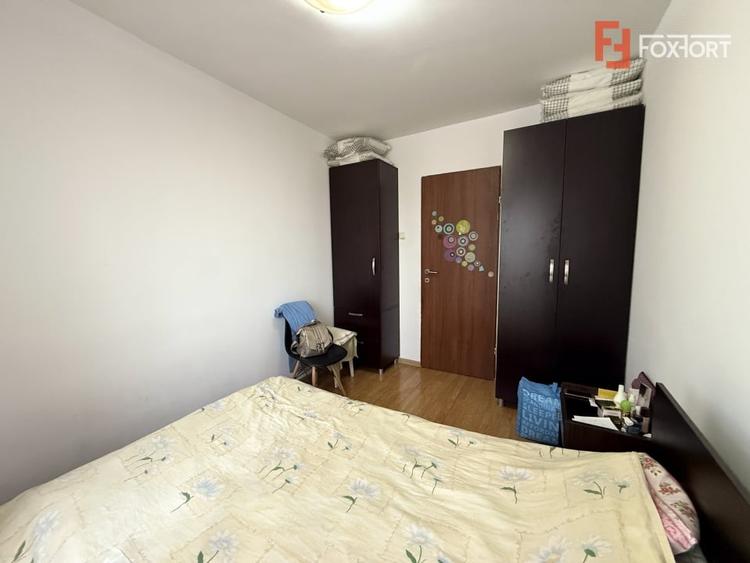Apartament cu 3 camere semidecomandat, mobilat în Cetății