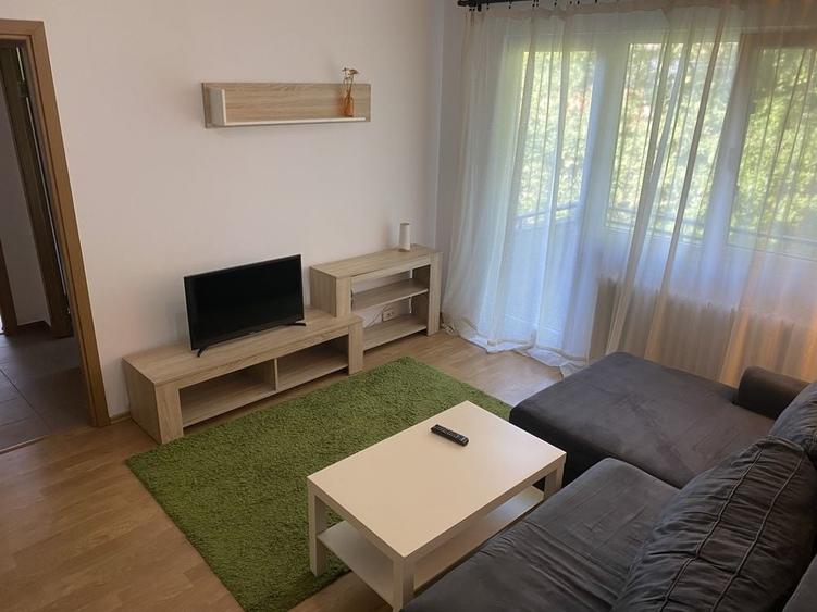 Apartament cu 2 camere semidecomandat în P-ța Unirii