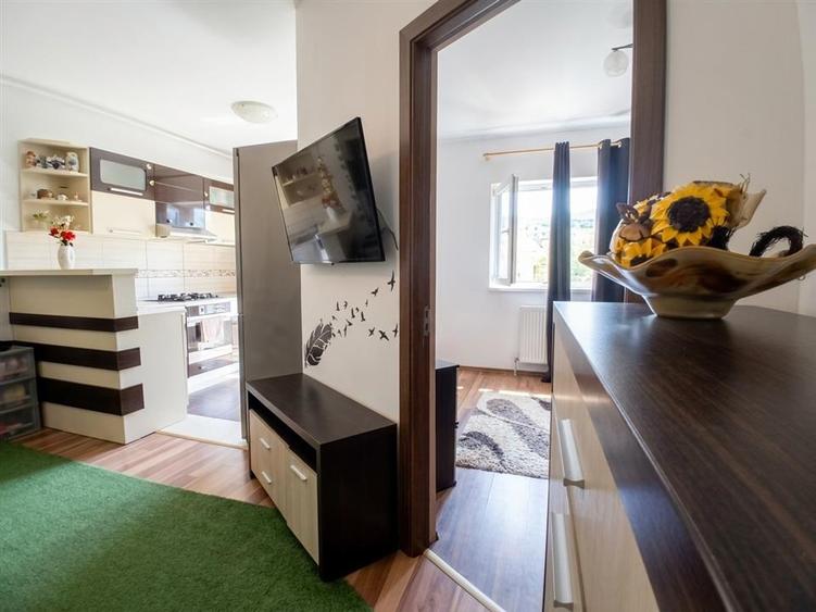 Apartament cu 2 camere decomandat în Podgoria