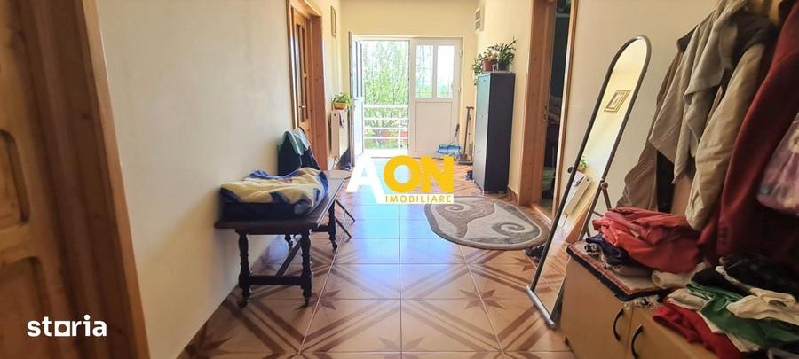 Casă cu 10 camere decomandat cu Teren 1000 Mp în Central