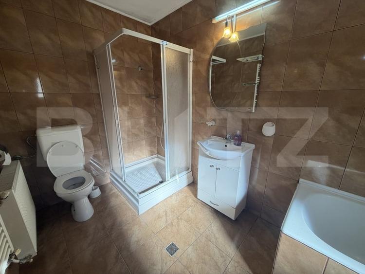 Casă individuală cu 3 camere cu Canalizare în Central