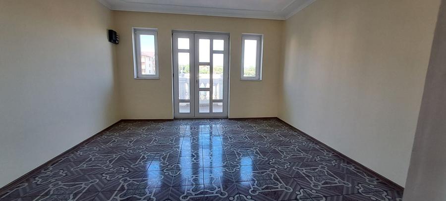 Casă individuală cu 14 camere cu Piscina în Sud-Est