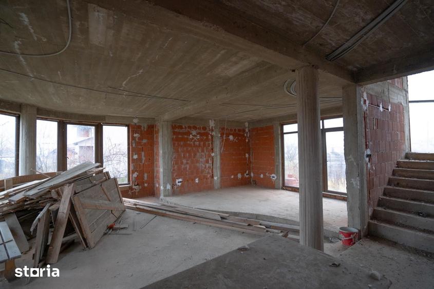 Casă cu 7 camere cu Teren 530 Mp în Sânmartin