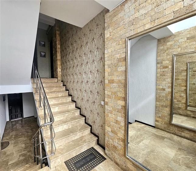 Apartament cu 2 camere decomandat, mobilat în Ultracentral